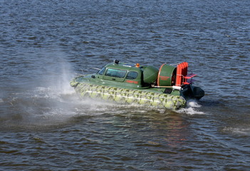 Fototapeta premium Amphibious boat 