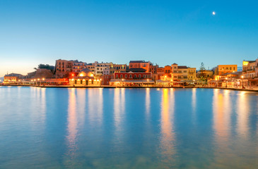 Obraz premium Chania. The old harbor at sunrise.
