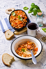 Baked beans in sauce