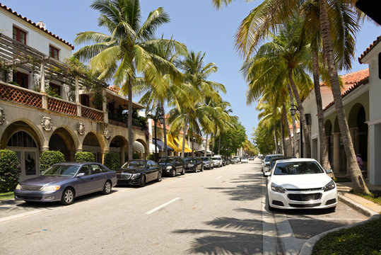 Upscale Worth Avenue Shopping District On Palm Beach, Florida.