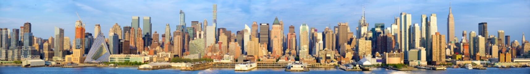 Fototapeta na wymiar Manhattan Midtown skyline panorama, New York City