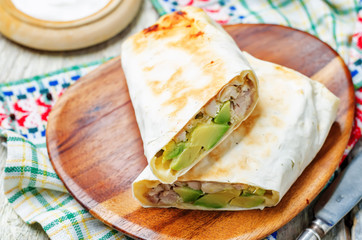 chicken avocado burritos
