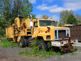 Obraz premium Old Yellow Truck