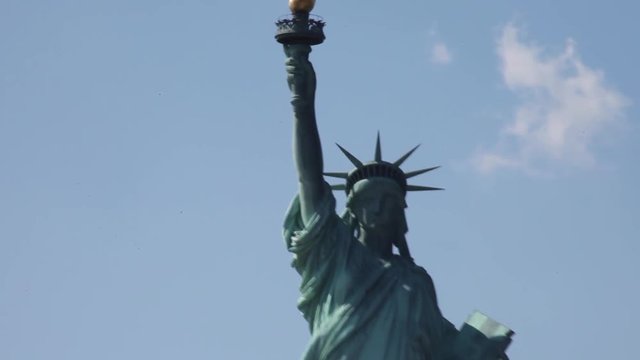 Panoramica della Statua della Libert&agrave; a New York City, NY, USA