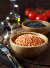 Red and green lentils, tomatoes and olive oil