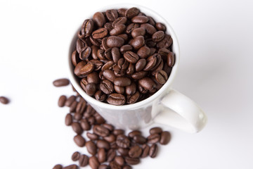 Tasse mit Kaffeebohnen