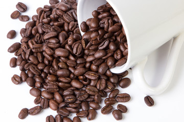 Tasse mit Kaffeebohnen