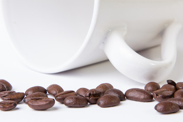 Tasse mit Kaffeebohnen