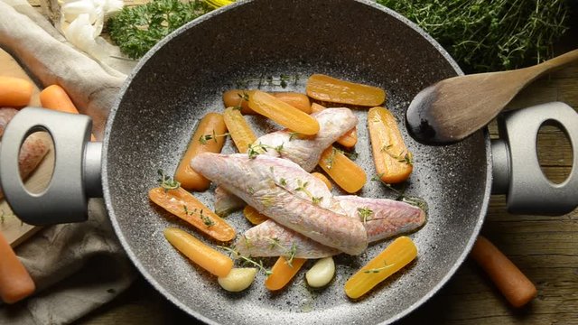 Mullidae Goatfishes Salmonetes ヒメジ科 Red mullets Meerbarben Barwenowate Triglia Chivos Triglie Trillas Zeebarbelen Salmonete Mullet Барабулевые Mullus surmuletus 鬚鯛科 Goatfish מוליתיים