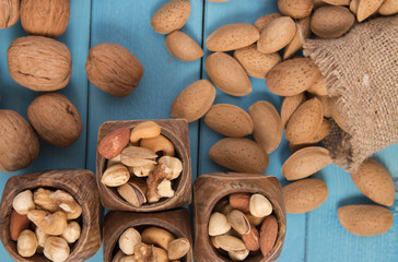 mixed nuts and almonds