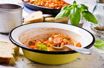 Baked beans in sauce