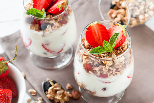 Yogurt with strawberries and granola