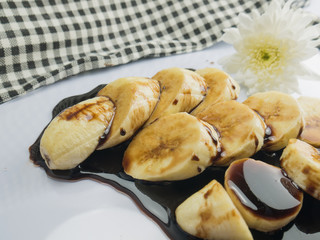 thai dessert choco banana