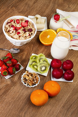 Desayuno con frutas y cereales