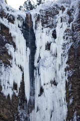 Fototapeta na wymiar 熊本県 古閑の滝　氷瀑