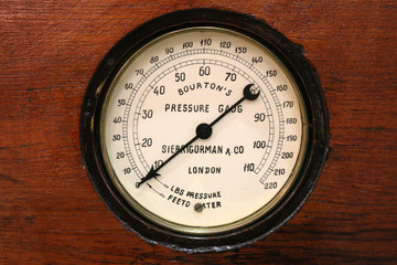 dial barometer