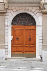 Fototapeta na wymiar Door in Massa, Tuscany
