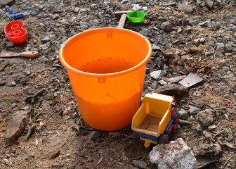 Unordnung auf der Kinderbaustelle