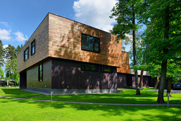 country house
