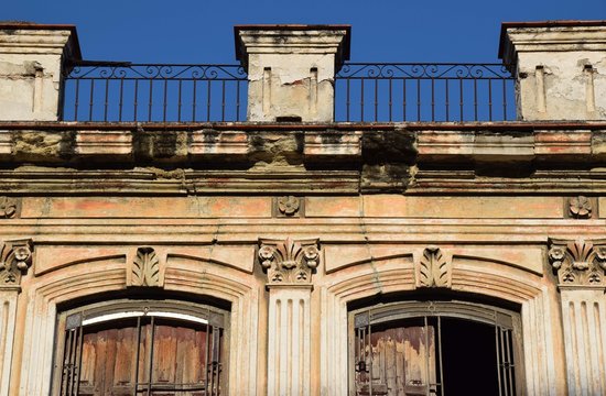 Sanierungsbed&uuml;rftiger Altbau in Havanna