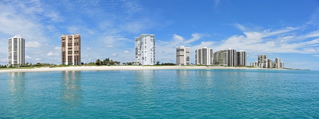 Fototapeta na wymiar Beautiful panorama of the Singer Island, Florida skyline and Atlantic Ocean in the West Palm Beach area of South Florida.