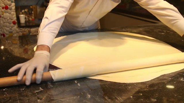 baklava yapan adam
