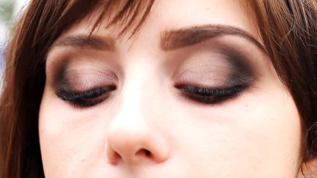 creation of a make-up close-up process  /  creation of a make-up close-up process Full HD