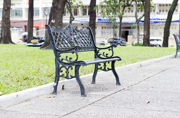 Fototapeta na wymiar bench in park