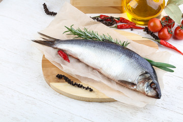Herring with onion and rosemary