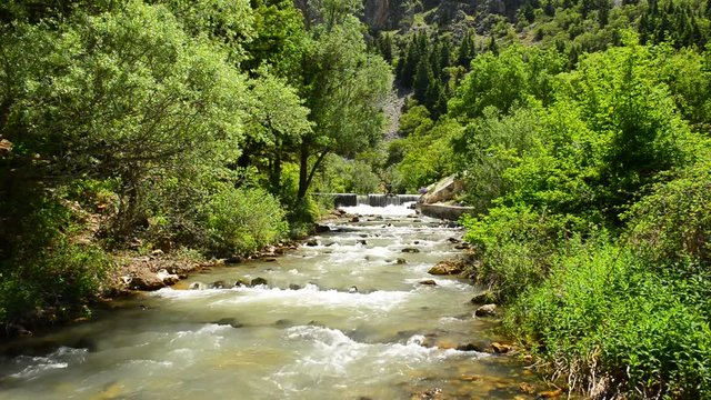 dağlardan gelen su kaynakları