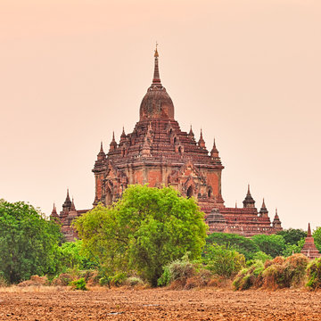 Htilominlo Temple in Bagan.