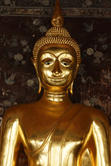 Fototapeta premium Golden buddha in temple