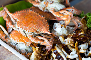 Grilled crabs and squids 