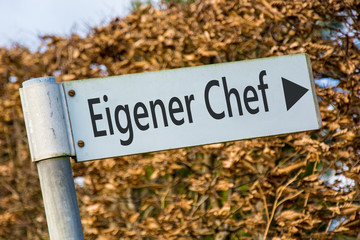 Schild 92 - Eigener Chef