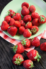 strawberries on the plate