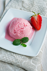 Strawberry ice cream