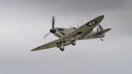 Vintage Spitfire fighter aircraft - obrazy, fototapety, plakaty