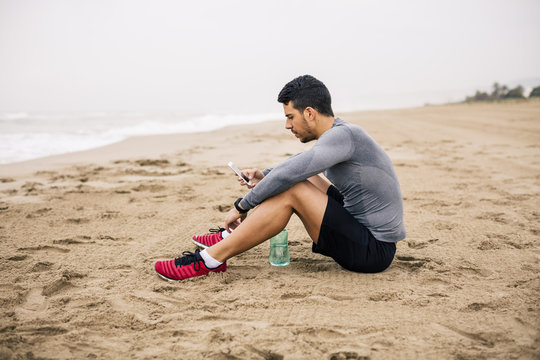 trainieren,schauen,sitzen,fit,Joggen,Sportler,Freizeit