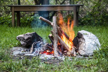 Lagerfeuer im Garten