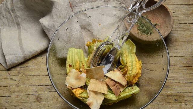 Cucurbita pepo Adi balqabaq Zucchini flowers Summer squash Gartenk&uuml;rbis Flores Fiori di zucchine Courges d'&eacute;t&eacute; Sierpompoen Abobrinha Fiori di zucca Dynia zwyczajna 北瓜 ペポカボチャ Salad Insalata Ensalada 