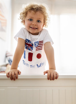 Junge,Zuhause,entspannt,Ringellocke,blond,sympathisch,brav