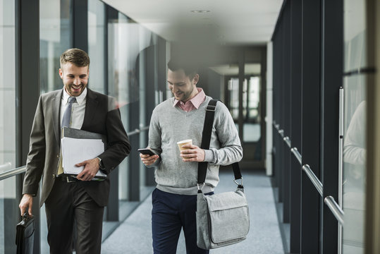 sprechen,Korridor,Gemeinsam,Aktenordner,Flur,Business,Tasche