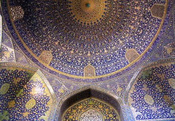 Fototapeta na wymiar détails décoratifs des mosquées d'Ispahan, Iran