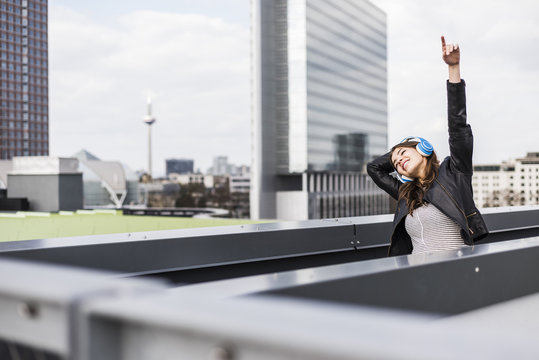 Lifestyle,Frankfurt,gl&uuml;cklich,h&ouml;ren,tanzen,Spa&szlig;,Urban