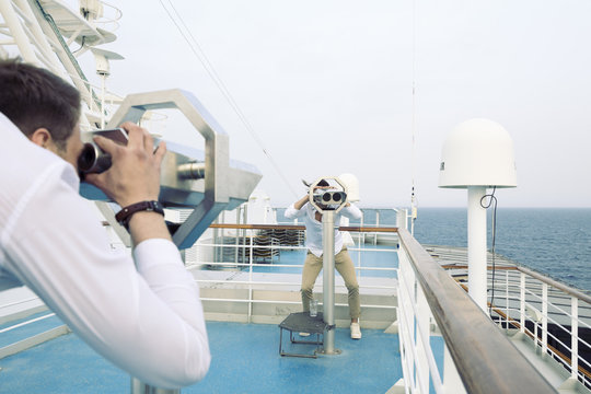 Kreuzfahrt,Urlaub,albern,Reise,Reisende,Mann,Freundschaft
