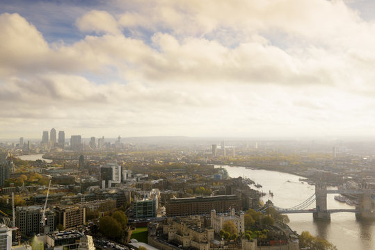 Tower of London,Wolke,Wahrzeichen,Fluss,Stadtansicht,Himmel,Reise