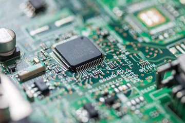 Computerchip auf Platine, Nahaufnahme  © Patrick Daxenbichler