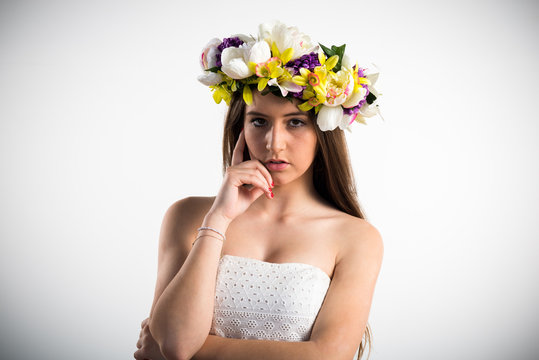 Model woman with crown of flowers