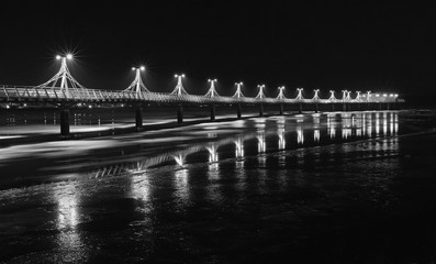 Fototapety  Molo w Płocku nocą