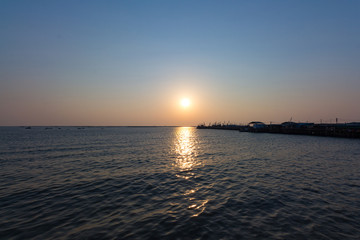 Naklejka premium Sunset at the sea